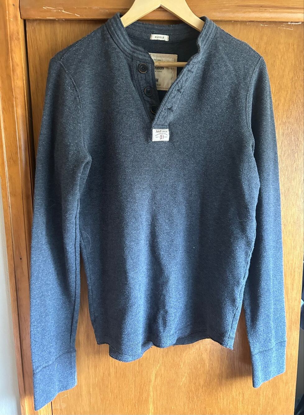 VTG Abercrombie & Fitch Henley Shirt Mens Medium Muscle Fit Gray Long Sleeve Y2K